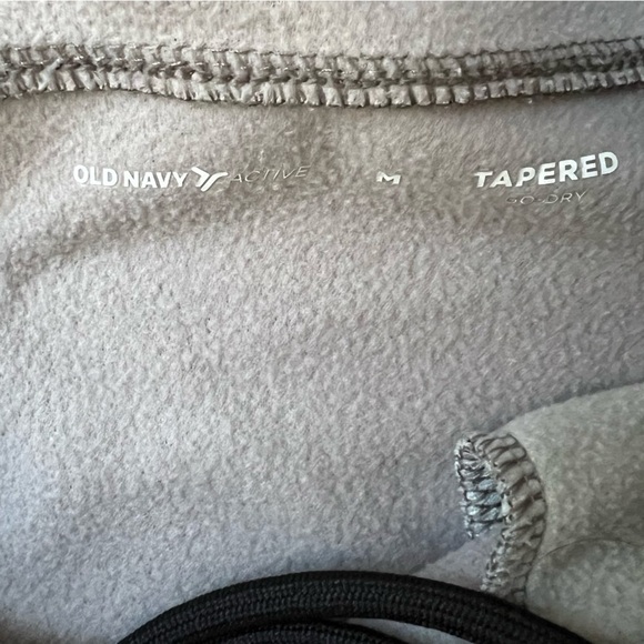 Old Navy Mens Grey Tapered Joggers Size Medium with Zipper Pockets - Picture 4 of 4